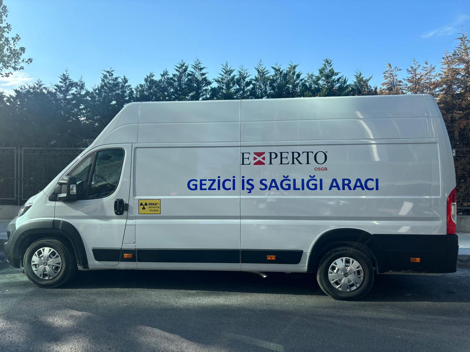 experto gezici sağlık aracı